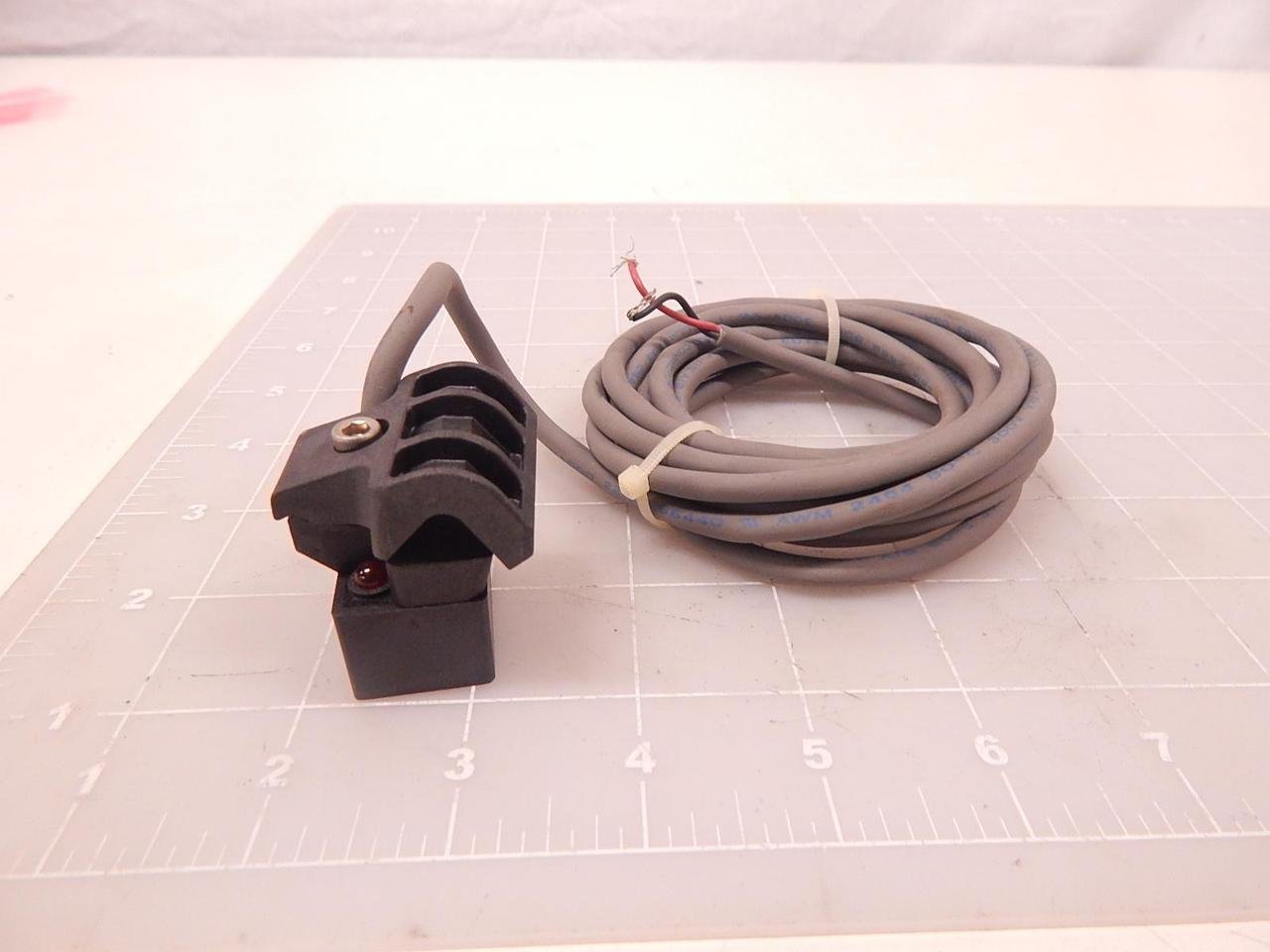 CANFIELD 710-000-004 1 AMP, 240 VAC/DC, 2-Wire, 30 W, 7000 Series, CLAMP Style, LED, NO SPST, Reed Switch, Standard Cable Connector Style