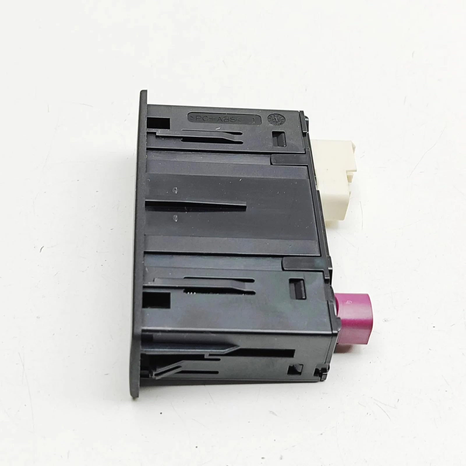 Interfaces USB mejoradas para Tablero de automóvil para A180 A200 CLA200 GLA200 EQA250 Admite tecnología de Carga rápida de 18 W 2478203902 Puerto de Carga con Conector USB