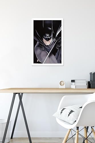 Miniatura 41 de Trends International DC Comics Batman - Póster de pared de retrato, 14.725 x 22.375 pulgadas, versión enmarcada en negro Versión con marco negro