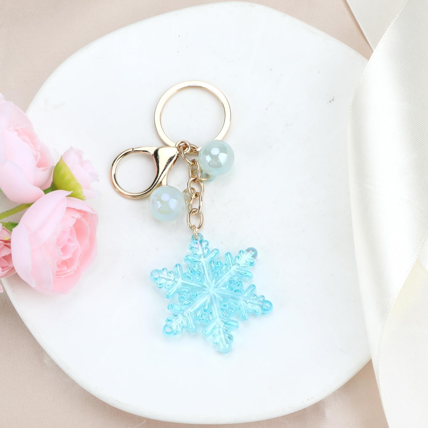 Snowflake Keychain for Women Romantic Winter Snowflake Keycharm with Unique Acrylic Seasonal Gifts