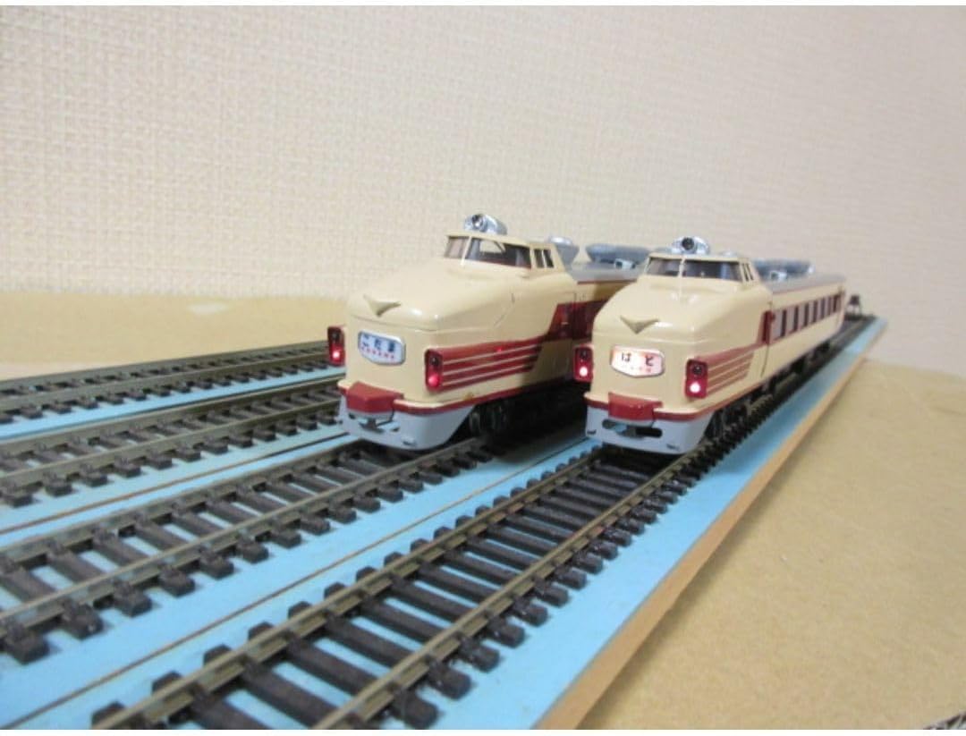 国鉄特急形 181系 クハ181 HOゲージ　(金属製・宮沢模型製） 国鉄 181系 特急形電車 4両セット HOゲージ 金属製宮沢模型製）