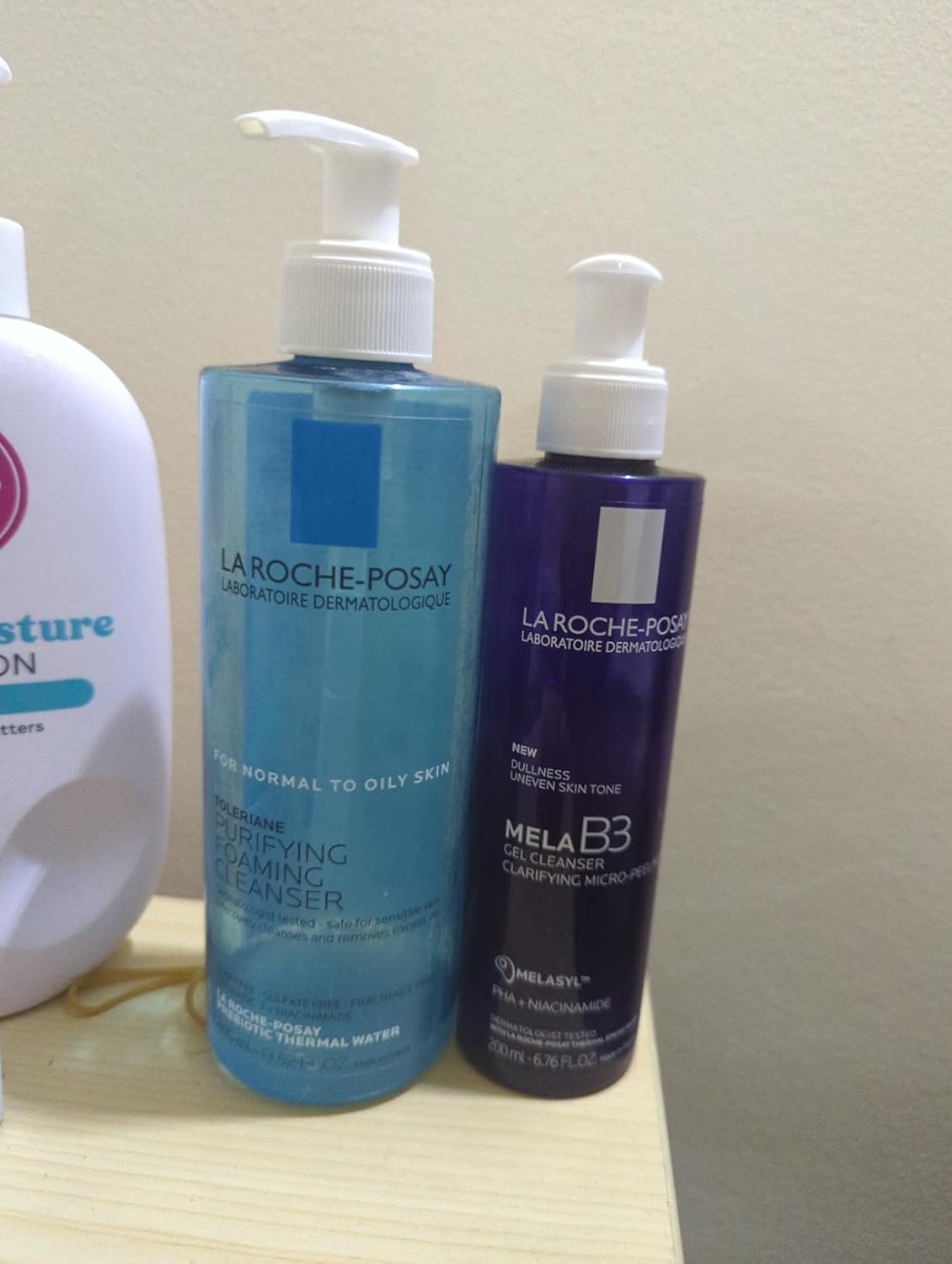 La Roche Posay La Roche-Posay Mela B3 Gel Cleanser, Formulated With Melasyl + Niacinamide + PHA, Anti Aging Face Wash For Discoloration, Dark Spots & Post Acne Marks, Dark Spot Corrector, Oil Free & Soap Free
