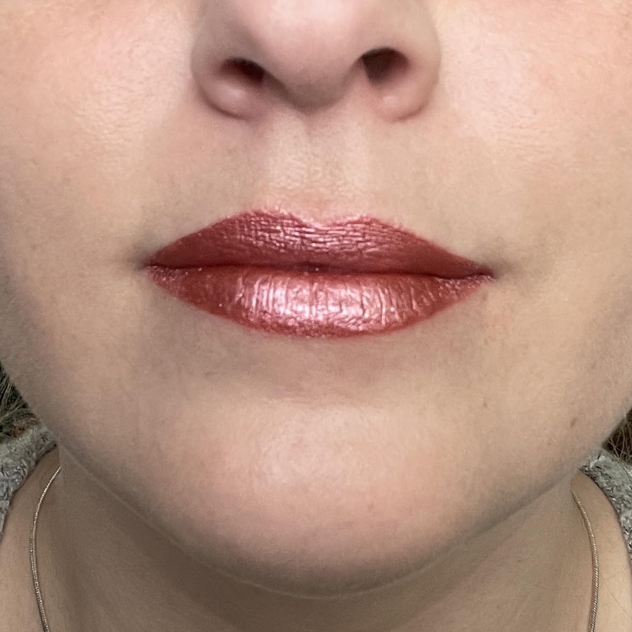 MAKI YIKA Metallic Pink Lipstick Long Lasting Hot Pink Lipsticks for Mother Women High Shine Glitter Lipstick No Smudge Transferproof Liquid Lip Gloss (BR01 Love Story)