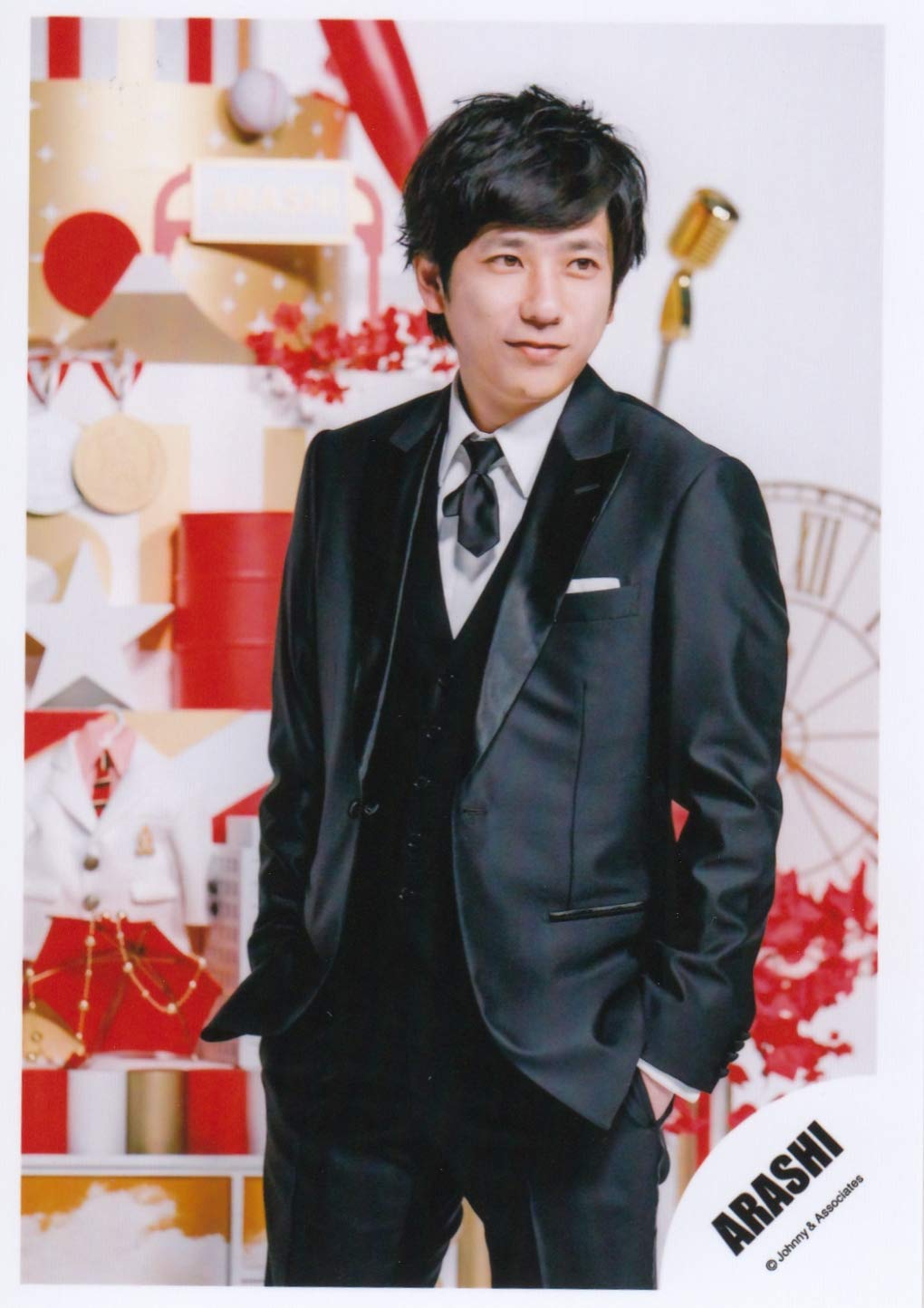 Amazon.co.jp: ARASHI 嵐 公式 生 写真 （二宮和也）ARA00191 : おもちゃ