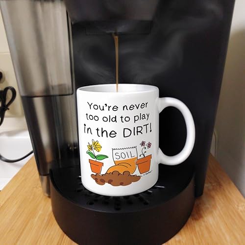 Miniatura 5 de Master Gardener Gifts You're Never Too Old to Play in Dirt - Regalos de jardinería para mujeres, taza de café de 11 onzas, taza de té, color blanco