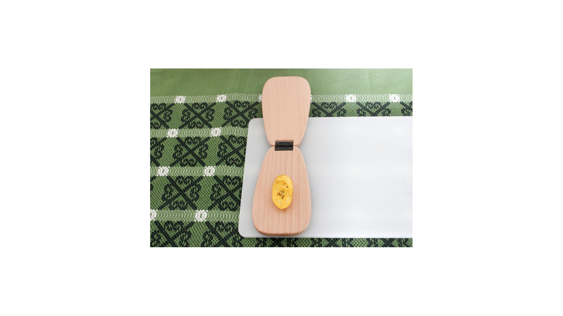 Presse-pèse de banane plantain en bois pour tostones et fritures maison