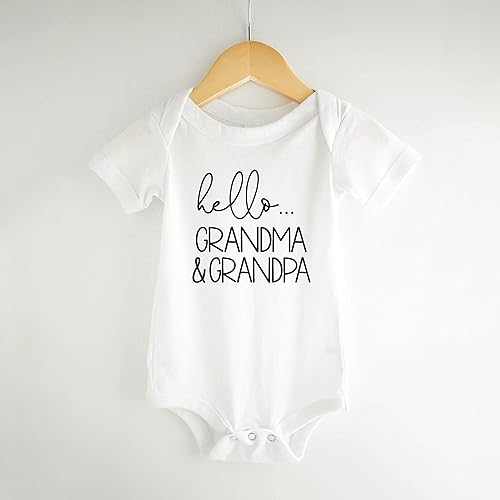 Miniatura 6 de Bump and Beyond Designs Hello Grandma and Grandpa Baby Anuncio Regalo Abuelos