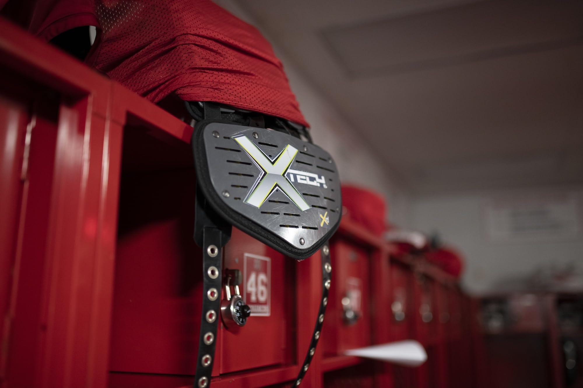 【12/7限定値下げ】XTECHPADSスキルポジションXS+バックプレート 12/7限定値下げ】XTECHPADSスキルポジションXS+バックプレート - メルカリ