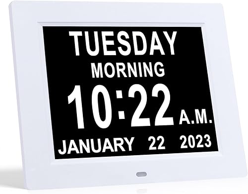 TMC Reloj digital con calendario de día, versión más reciente, reloj de fecha extra grande con 12 opciones de alarma para personas mayores,
