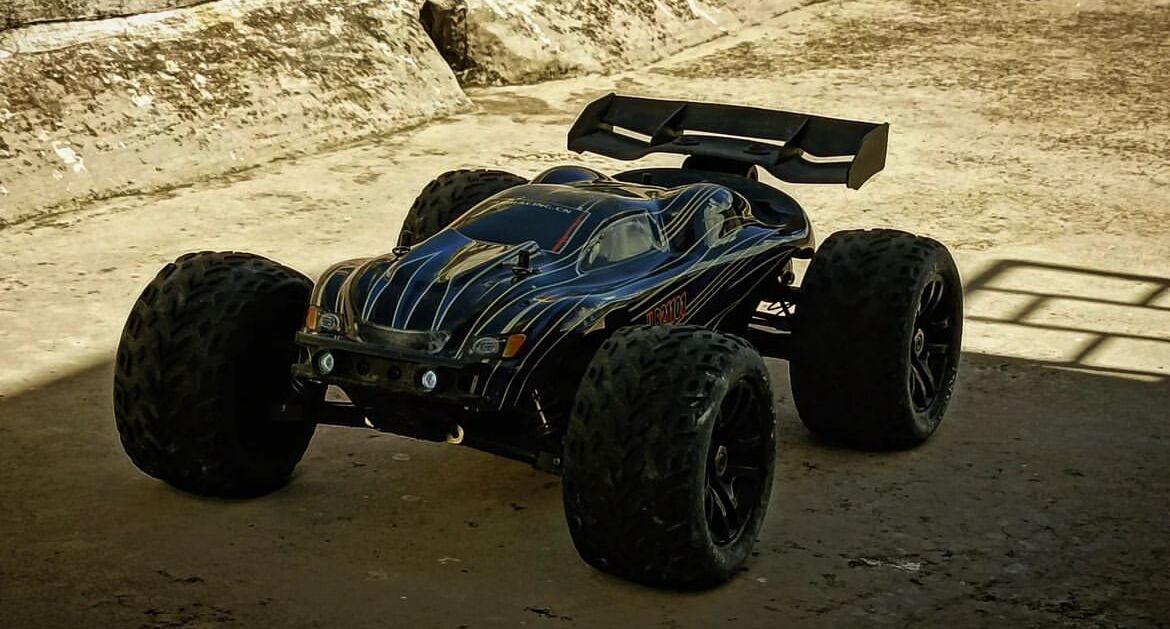 Amazon.com: Jlbracing Cheetah 21101 1:10 RTR Brushless RC Truck