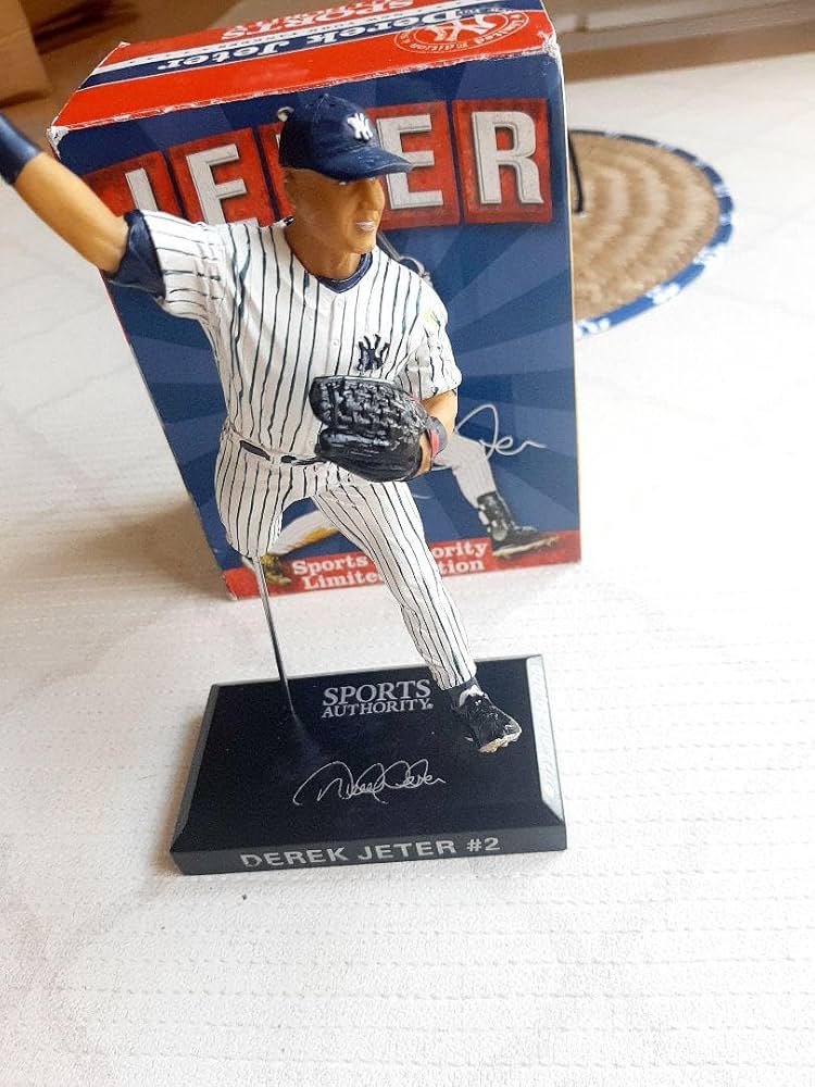 デレクジーターのバブルヘッド　非売品 デレク ジーター ボブルヘッドフィギュア