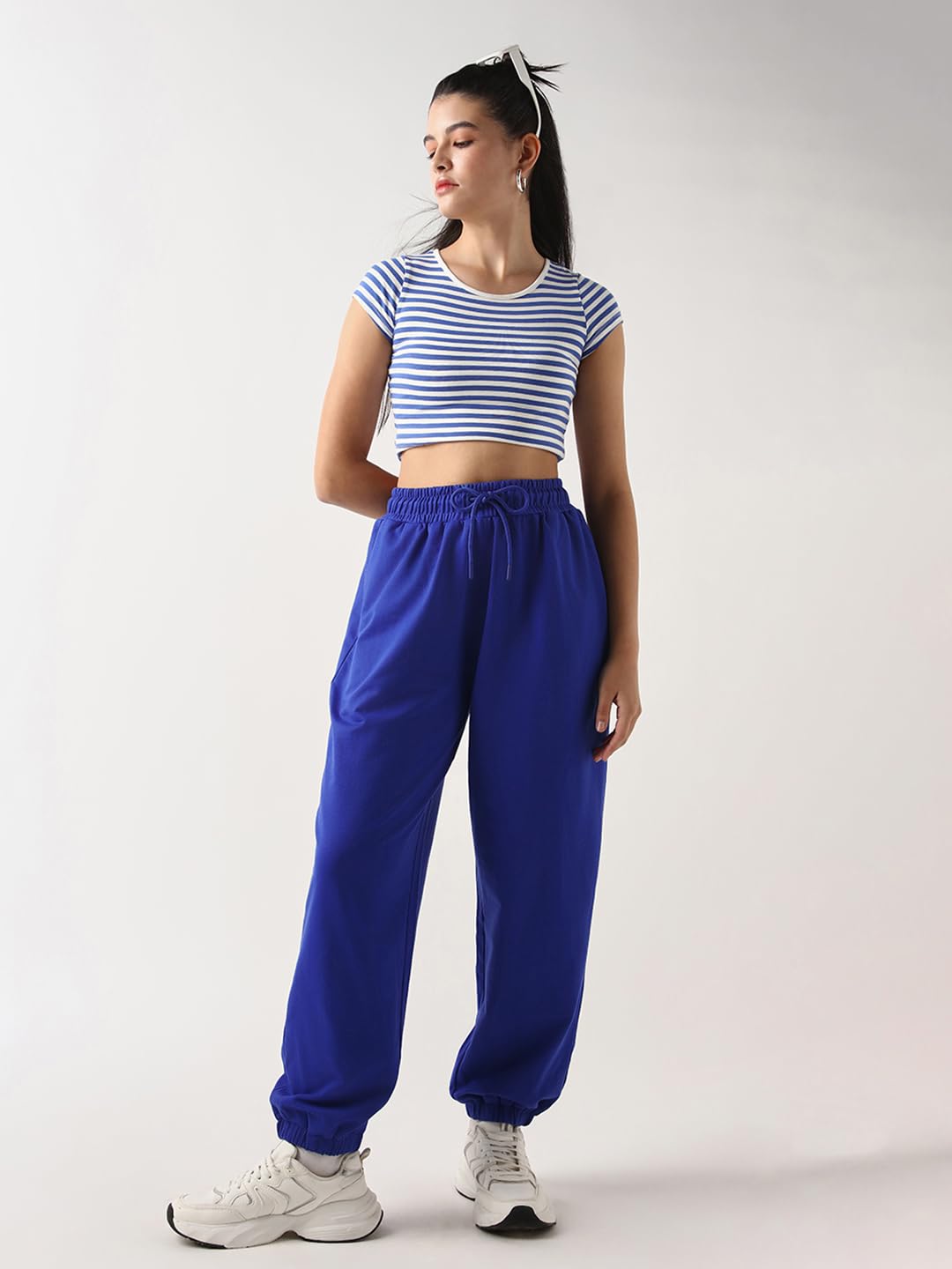 Bewakoof Air 1.0 Damskie spodnie dresowe frotte o solidnym kroju oversize