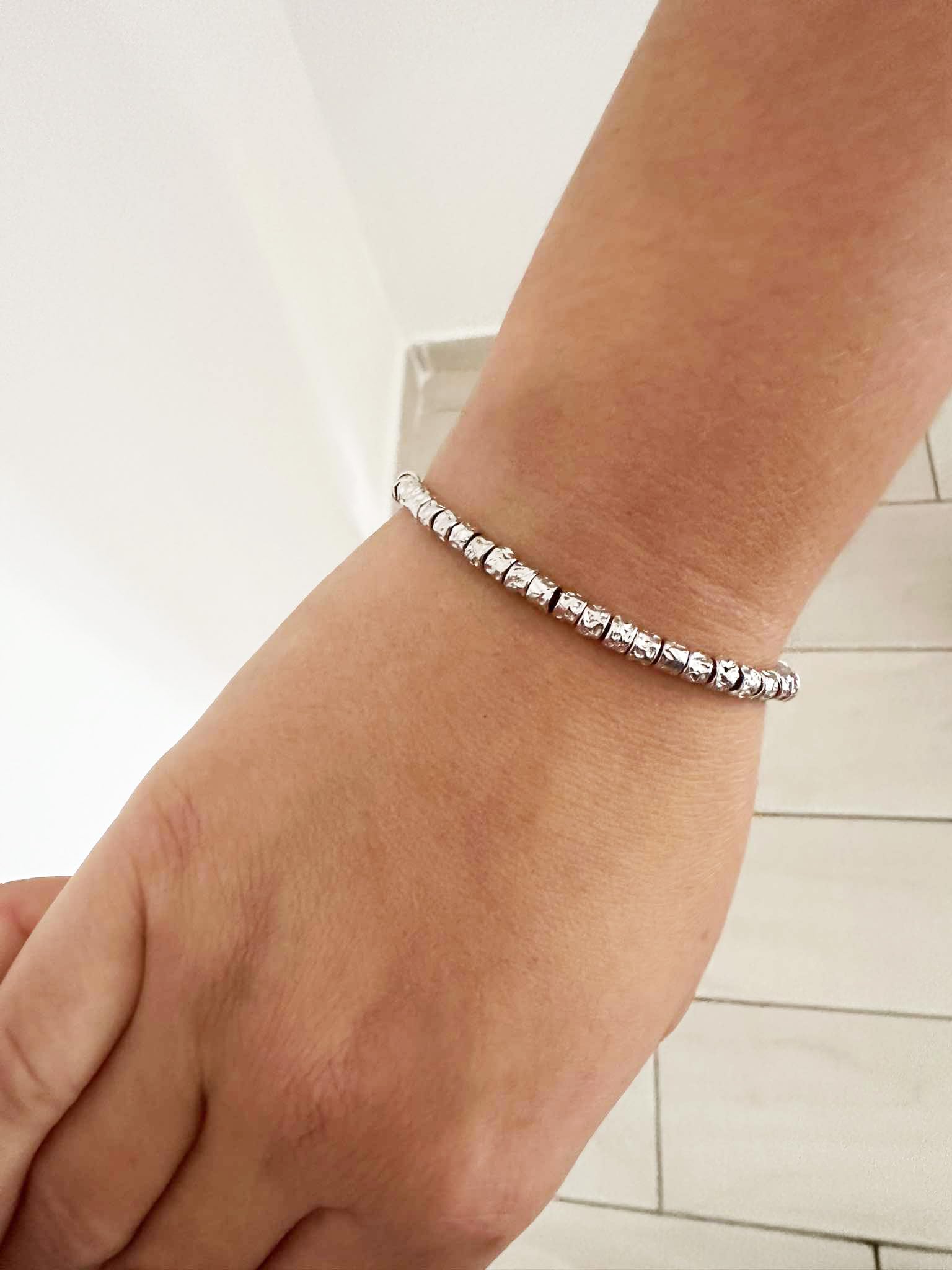 Bracciale uomo donna in Argento 925 con granelli pepite martellate lavorate Luminoso Regolabile Unisex Moda Fashion
