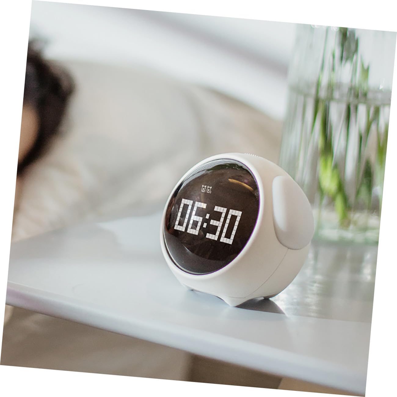 INOOMP LED Weckalarm Digitaler Wecker mit Nachtlicht für Kinder USB Wiederaufladbar aus Abspc Silikon