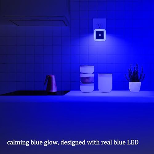 Miniatura 2 de Paquete de 4 luces nocturnas de color azul brillante, enchufe a la luz de pared con sensor de luz (diseño único de cubierta azul)