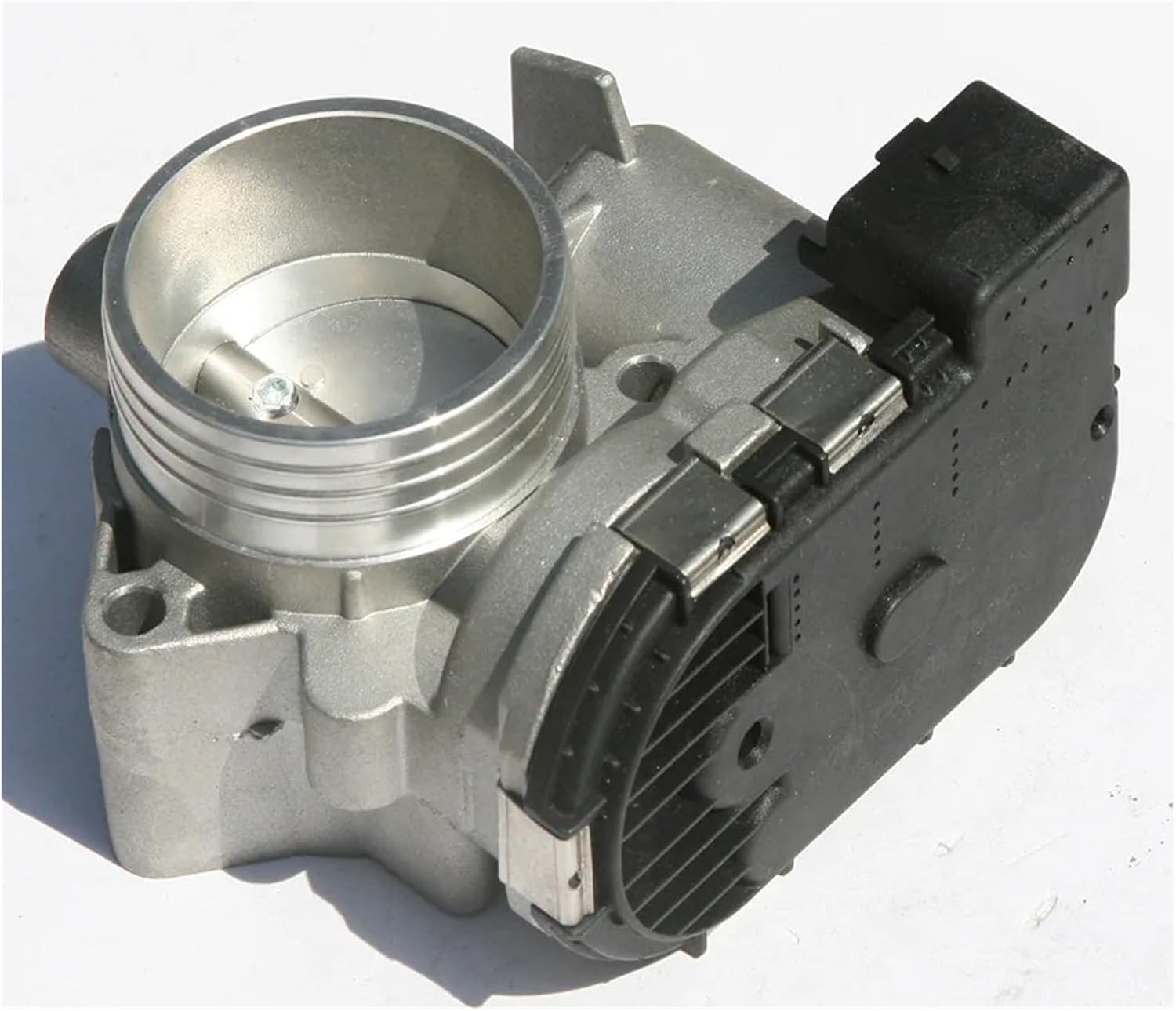 Throttle Body Assembly with Motor and TPS Compatible With Peugeot Partner Citreon C2 C3 C4 OE 1635.Q9 9635884080