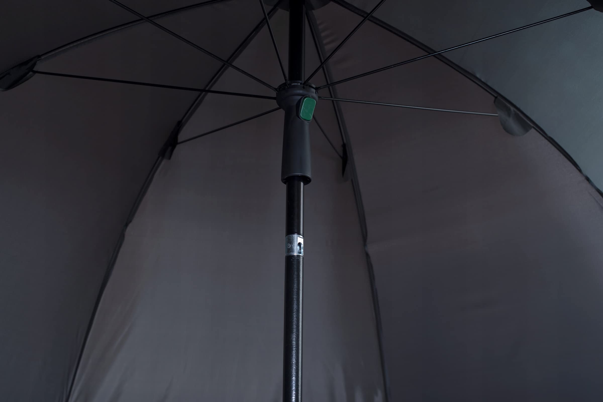 NECO Parapluie de Pêche 250 Cm pour 2 Adultes, Matériau 220D, Protection UV, Intérieur Chaud, Léger et Facile à Déplier, Porte-Parapluie, Piquets et Cordes Inclus, Transparent, Uni