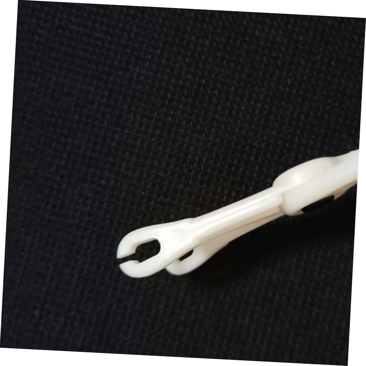 TOVINANNA 25pcs Disposable Piercing Clamps Plastic Forceps Diagonal Pliers for Body Piercing Strong Helper Tool