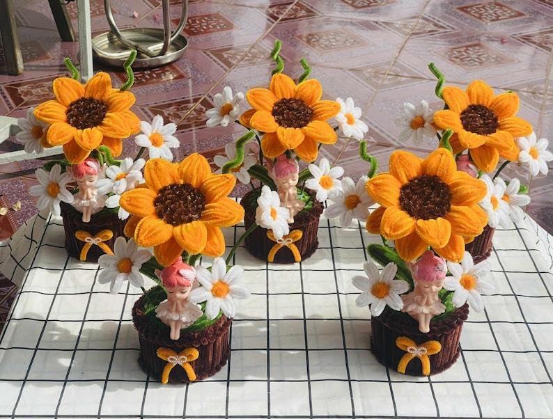 Image of 100Pcs Pipe Cleaners Craft Set | Chenille Stem Fuzzy Sticks DIY Craft Supplies for Art Projects Activities, Decorations, Flower Making, Modeling & Sculpting (Dark Brown)