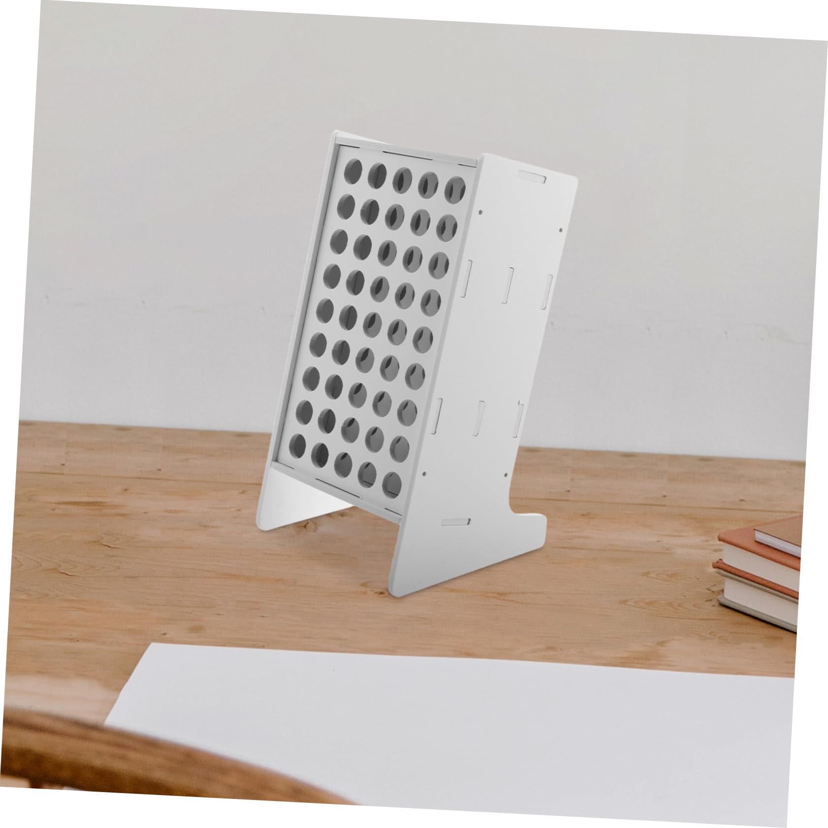 ORFOFE Espositore Penne Inclinato 45 Fori in Plastica Bianco, Organizer per Pennarelli da Scrivania Salvaspazio, per Back To School Party e Uso Domestico