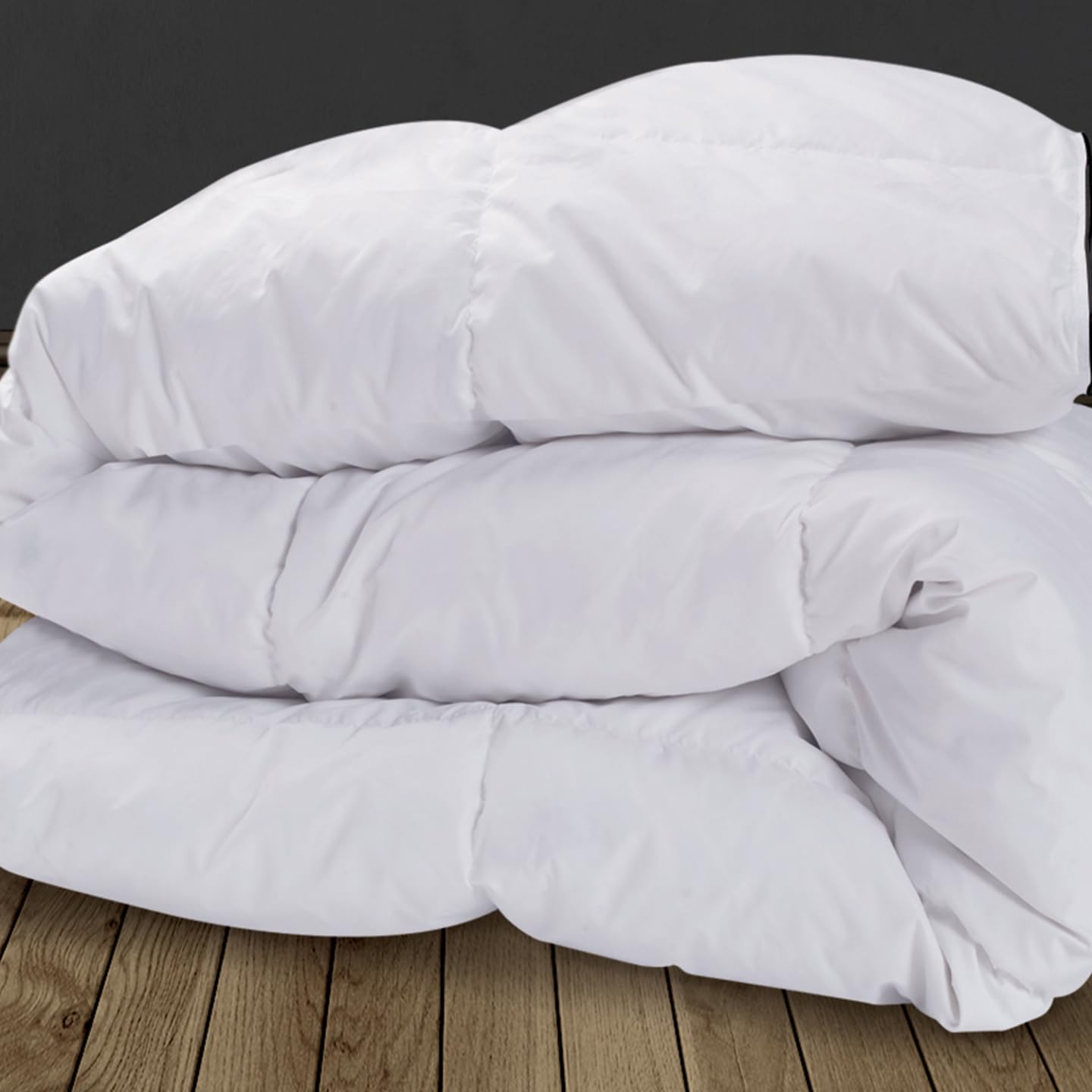 IDMarket - Couette 220x240cm AELA Blanche en Plume d'oie Anti acarien 500gr