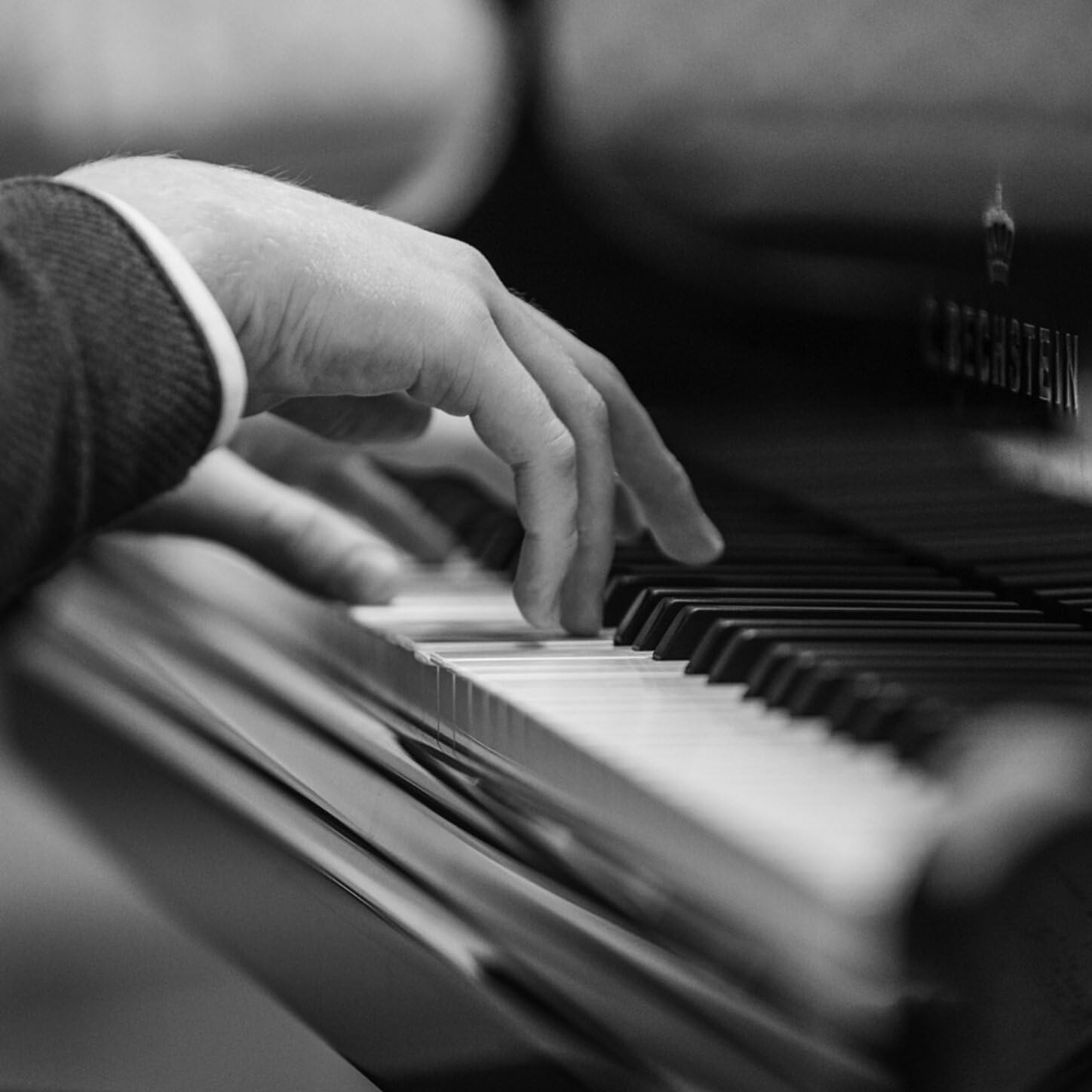 Edi improvising music