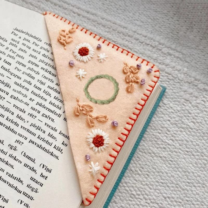 Litthing Hand Embroidered Corner Bookmark, 26 Letters Personalised Seasons Felt Triangle Bookmarks Gifts for Book Lovers Men Women โ image 1
