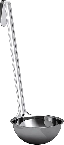 Cucharón de sopa súper resistente y ergonómico de 6 onzas, 1 paquete. Cucharones de acero inoxidable con asas largas. Los mejores accesorios de