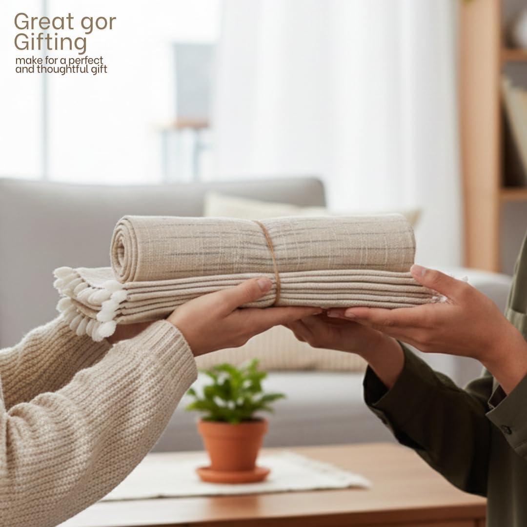 Handwoven Jute Placemats Set of 5 with Table Runner Heat Resistant Natural Fiber Dining Table Mats Eco Friendly Farmhouse Kitchen Table Décor, Boho Dining Table Linen Gift Box