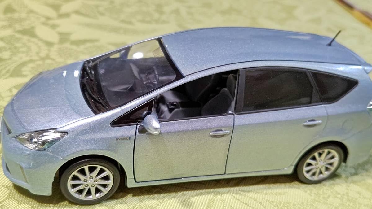 Amazon.co.jp: 1/30PRIUS α プリウスアルファ 前期 カラーサンプル 787
