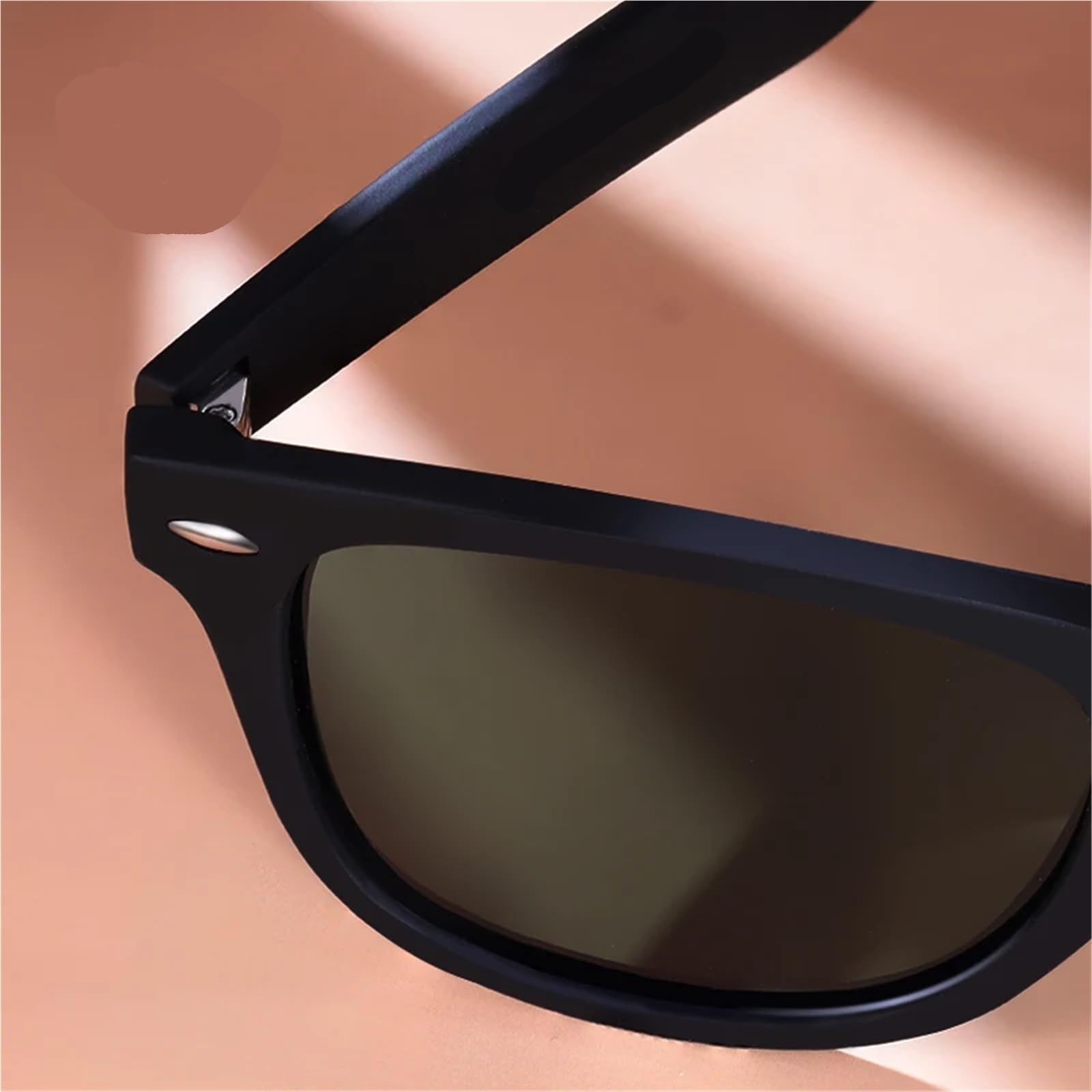 Occhiali Da Sole for Uomo E Donna. Guida Per Accessori