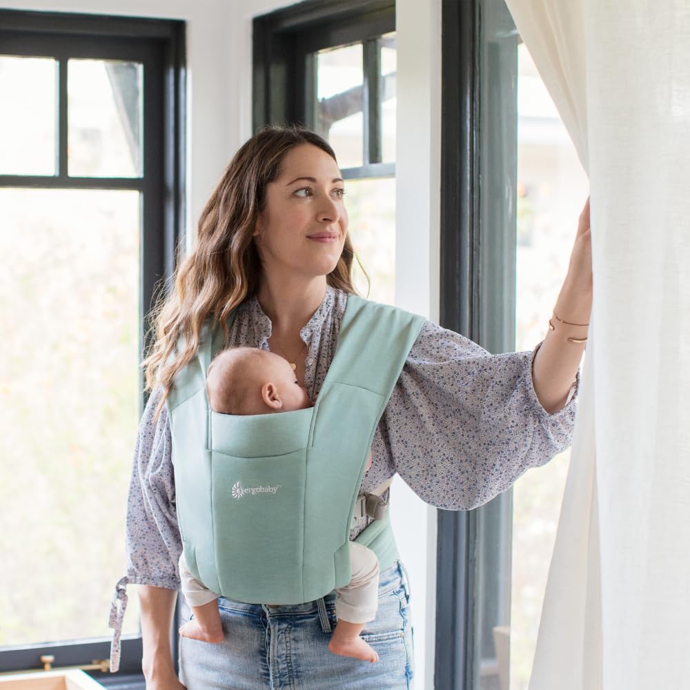 Ergobaby Embrace Newborn Baby Carrier, Soft, Cosy & Lightweight Carrier, Ergonomic Head & Neck Support, Adjustable Waistbelt & Cross Straps, 2 Carry Positions 3-11 Kgs, 0-12 Months 1