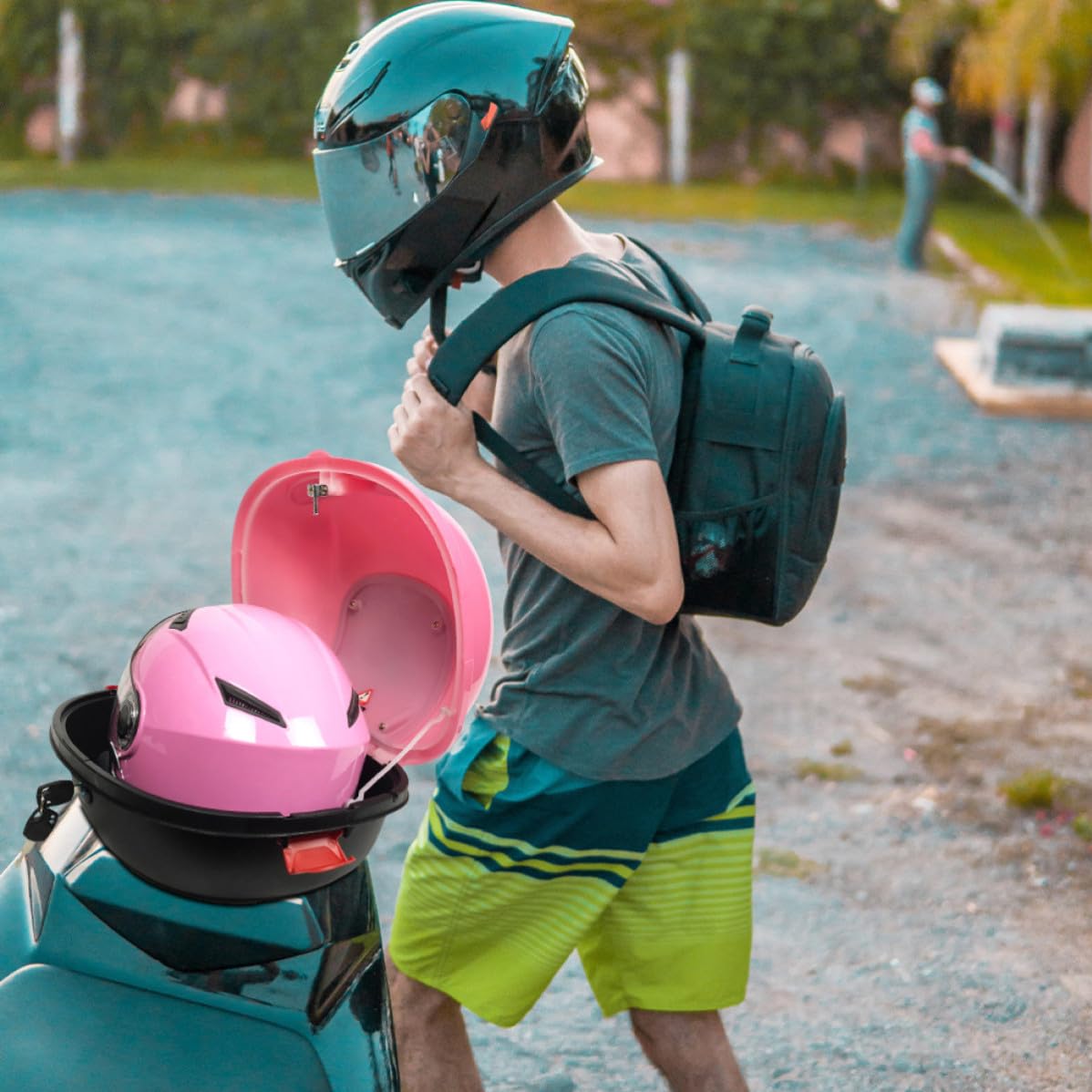 TOYANDONA Baúl Superior para Motocicleta de Material PP con Soporte para Maletero, Resistente al Desgaste y Amplio Espacio, Caja Trasera para Equipaje de Moto en Rosa, para Mujeres en