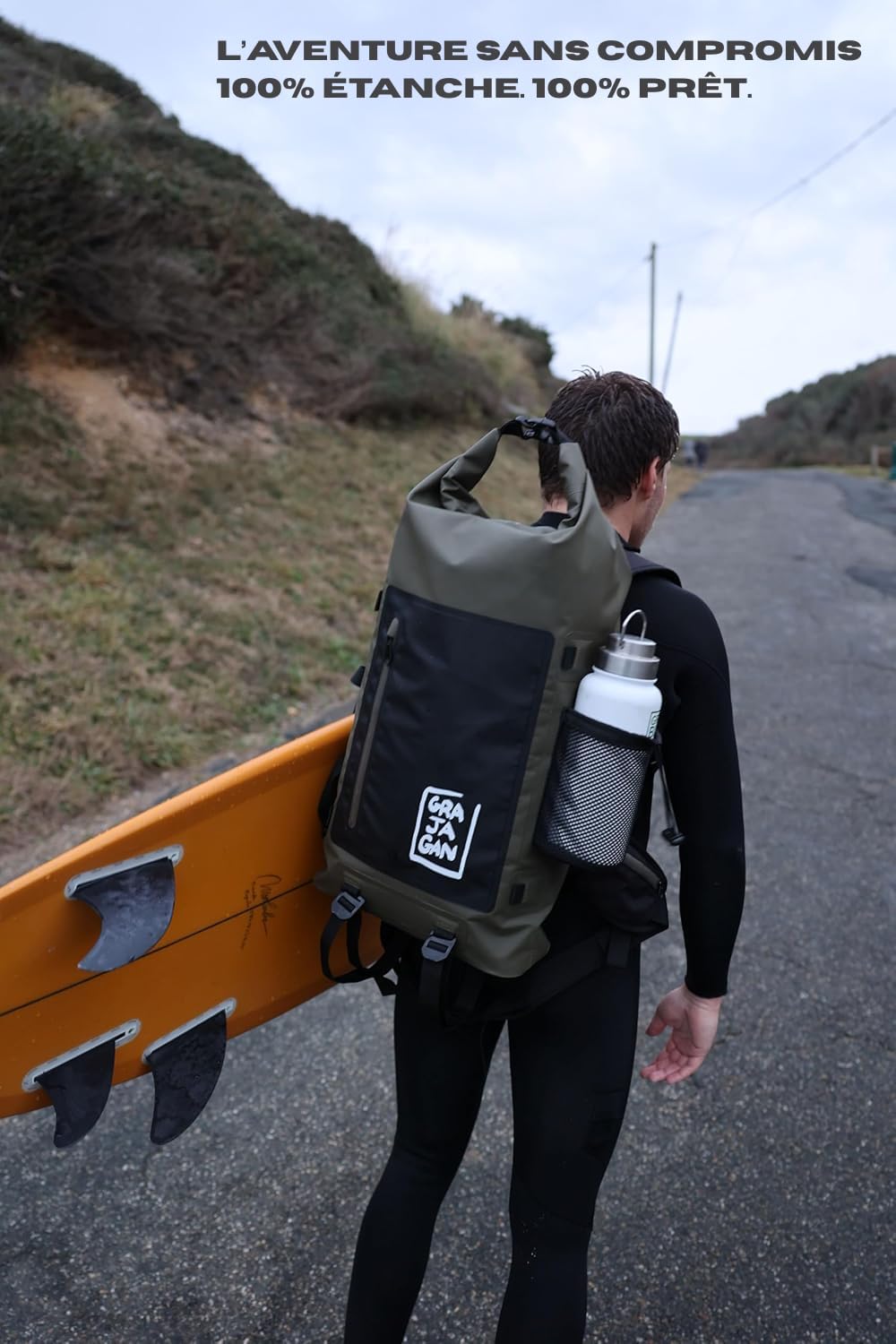 GRAJAGAN sac à dos sport surf 30 L, noir kaki, grand compartiment, poche zippée avant, usage quotidien et activités outdoor
