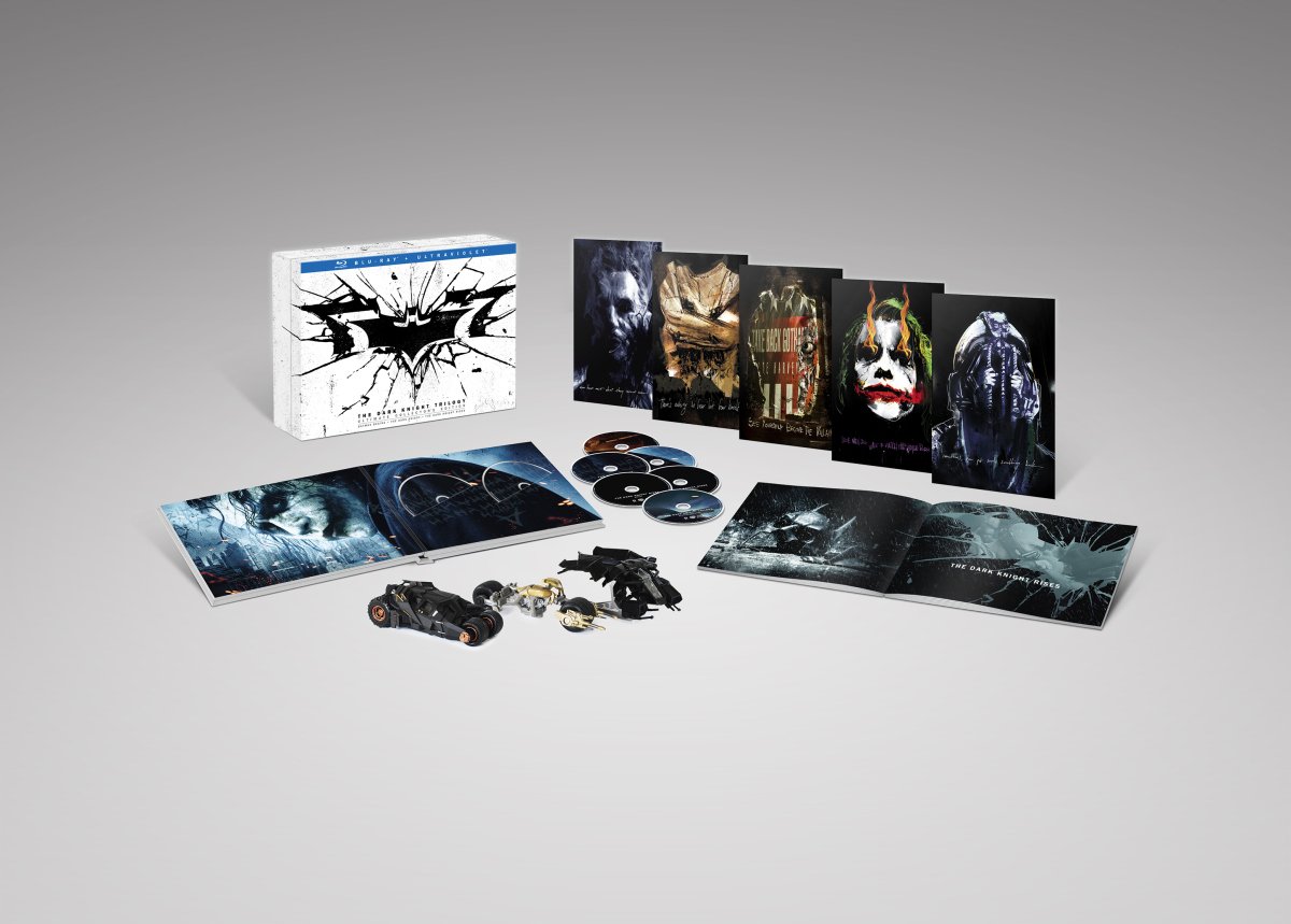 The Dark Knight - La trilogie - Edition limitée collector : inclus les 3 véhicules emblématiques des films [Blu-ray]