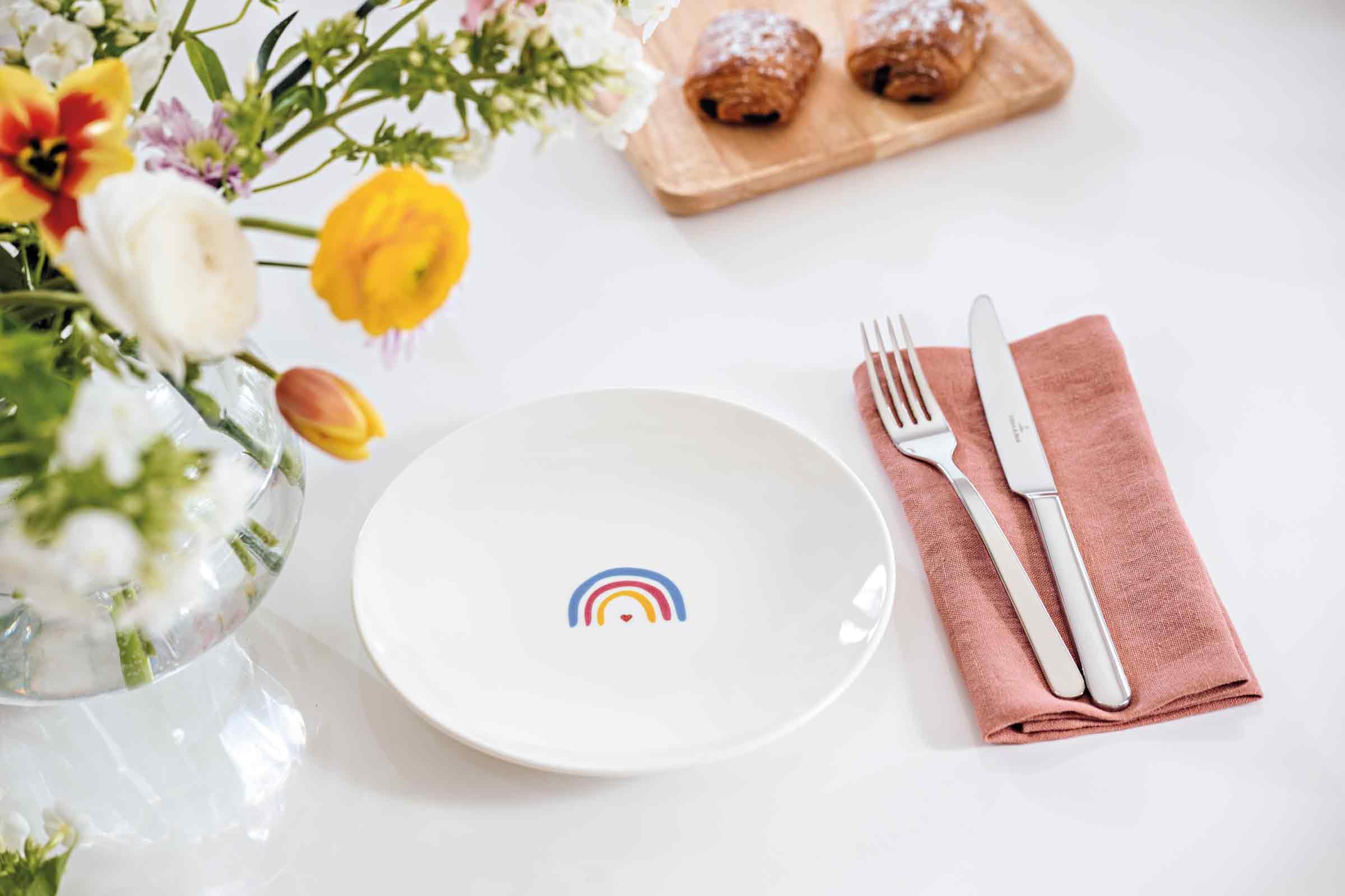 Villeroy & Boch With Love Frühstücksteller 5er Set, 21x21x2,5 cm, Kleiner Teller für Kuchen, Salat und Desserts, Premium Porzellan, Spülmaschinen- & Mikrowellengeeignet, gemischte Motive