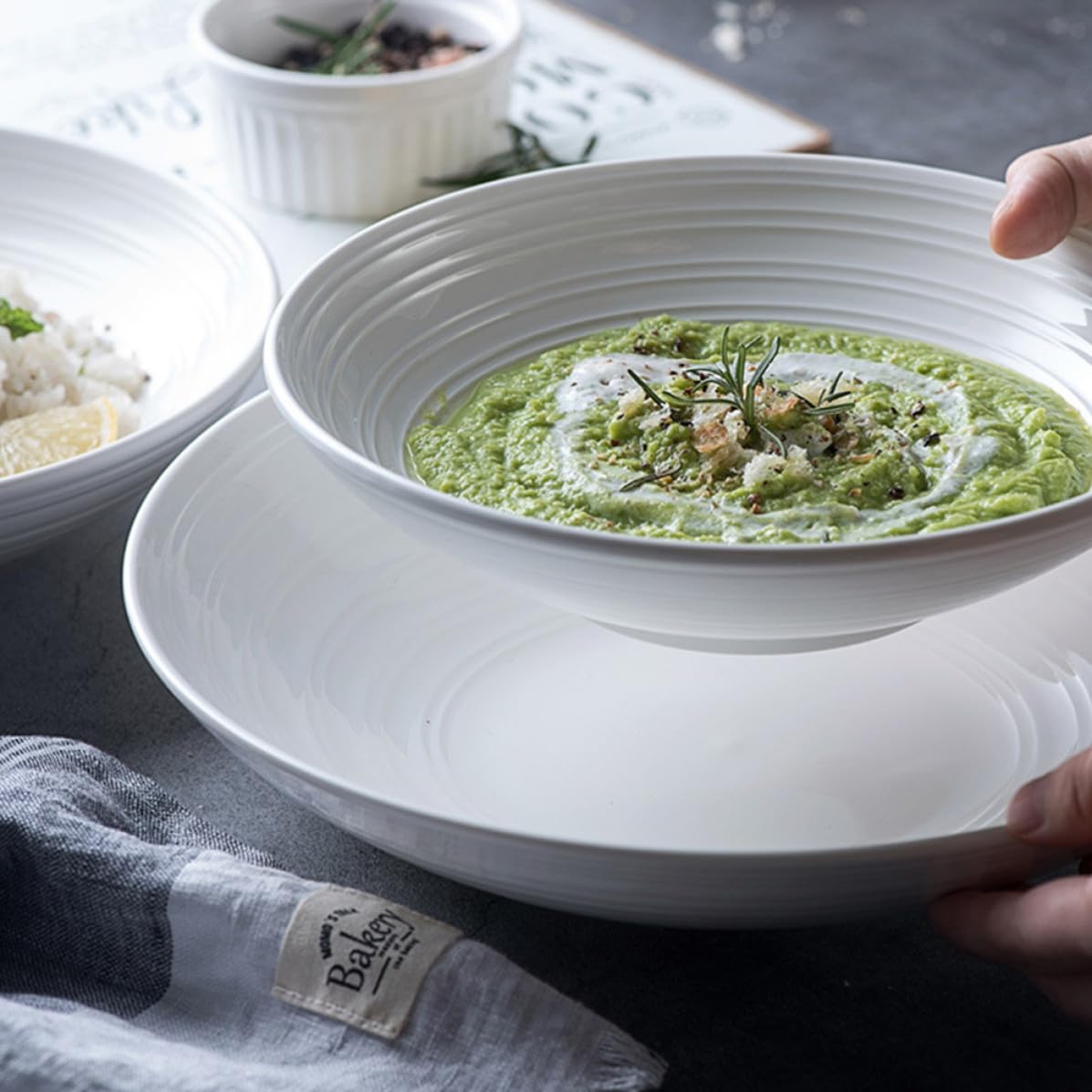 Plato de Cerámica Blanco Redondo para Servir Cena Diseño Sencillo, Multifuncional y Fácil de Limpiar, Adecuado para Ensaladas y Almacenamiento de Alimentos