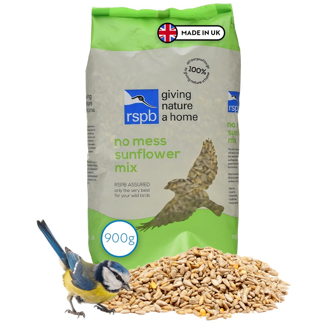 RSPB - No Mess Sunflower Hearts for Birds, High Energy and Protein, Wild Bird Food, Great for Feeders, Husk Free, Made in the UK (900g)