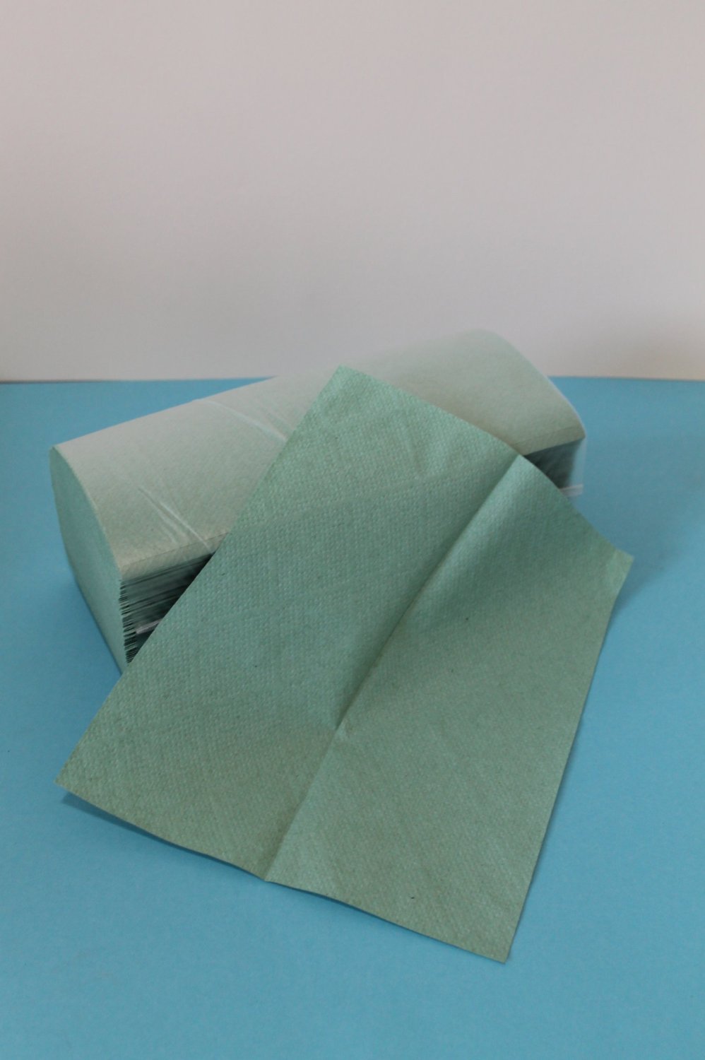 Commerline ZZ-Falz Papierhandtücher Grün – 5000 Blatt, 25x23 Cm, 1-lagig – Für Spender, Ideal Für Büro, Restaurant, Hotel & Bad