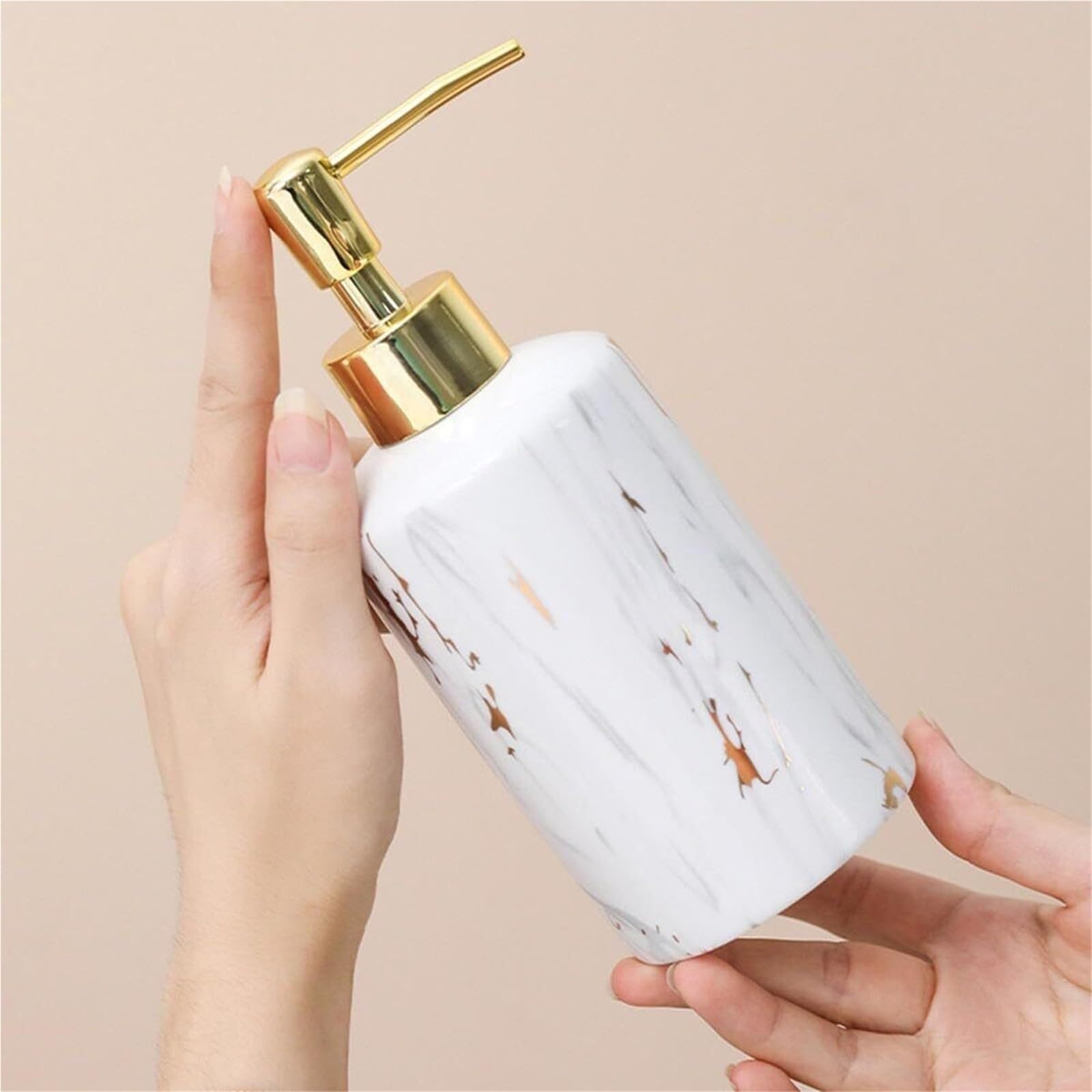 Set di accessori per il bagno Mobiletto in ceramica effetto marmo a 4 pezzi con dispenser di sapone, bicchiere e decorazione costiera Arredamento per gli affittuari