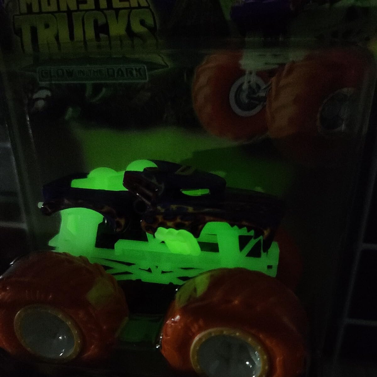 ホットウィール モンスタートラック グローインザダーク ドンキ限定 ドンキ限定「光る！モンスタートラック」～Monster Trucks Glow