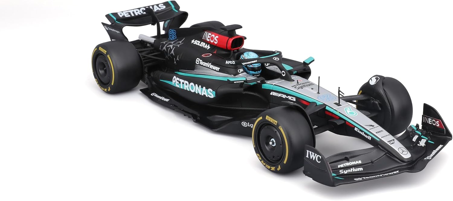Bburago 1:24 Race Formula Mercedes W15 Diecast Vehicle with Helmet (2024), Russell #63