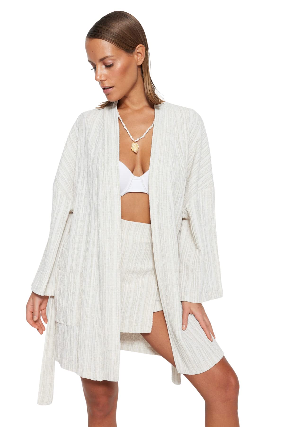 Trendyol Damen Ecru – Regular Fit Kimono & Caftan Normale Passform, 38