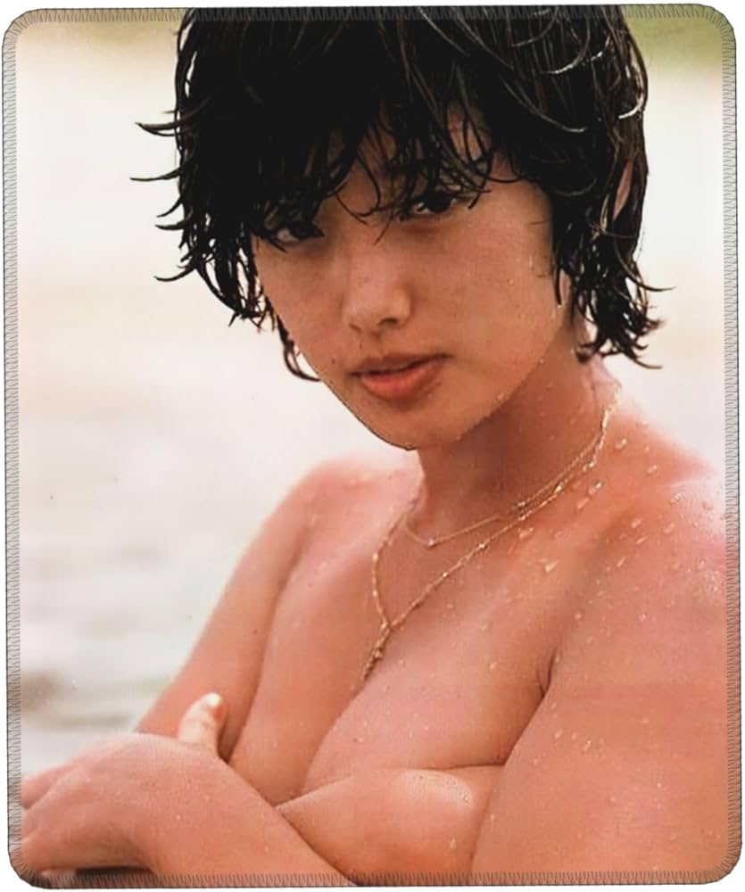 山口百恵ヌード画像 Amazon.co.jp: 山口百恵マウスパッド プレイマット ゲーム専用 耐久性が良い防水キーボードパッド キーボード 滑り止め 防水 耐久性 厚さ0.3 cm 10 x 12 inch : パソコン・周辺機器