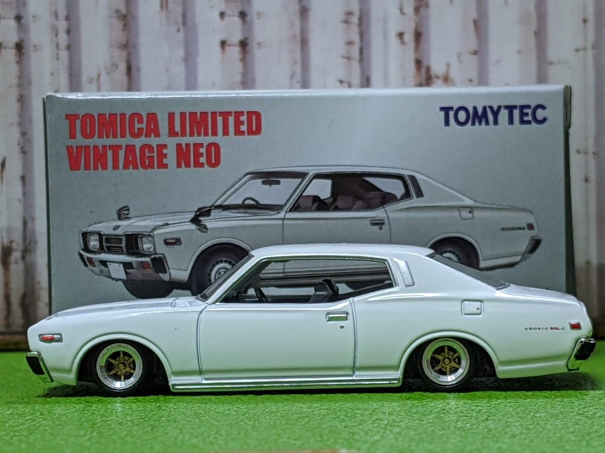 Amazon.co.jp: トミカリミテッド 日産 330セドリック 2Dr HT改深 