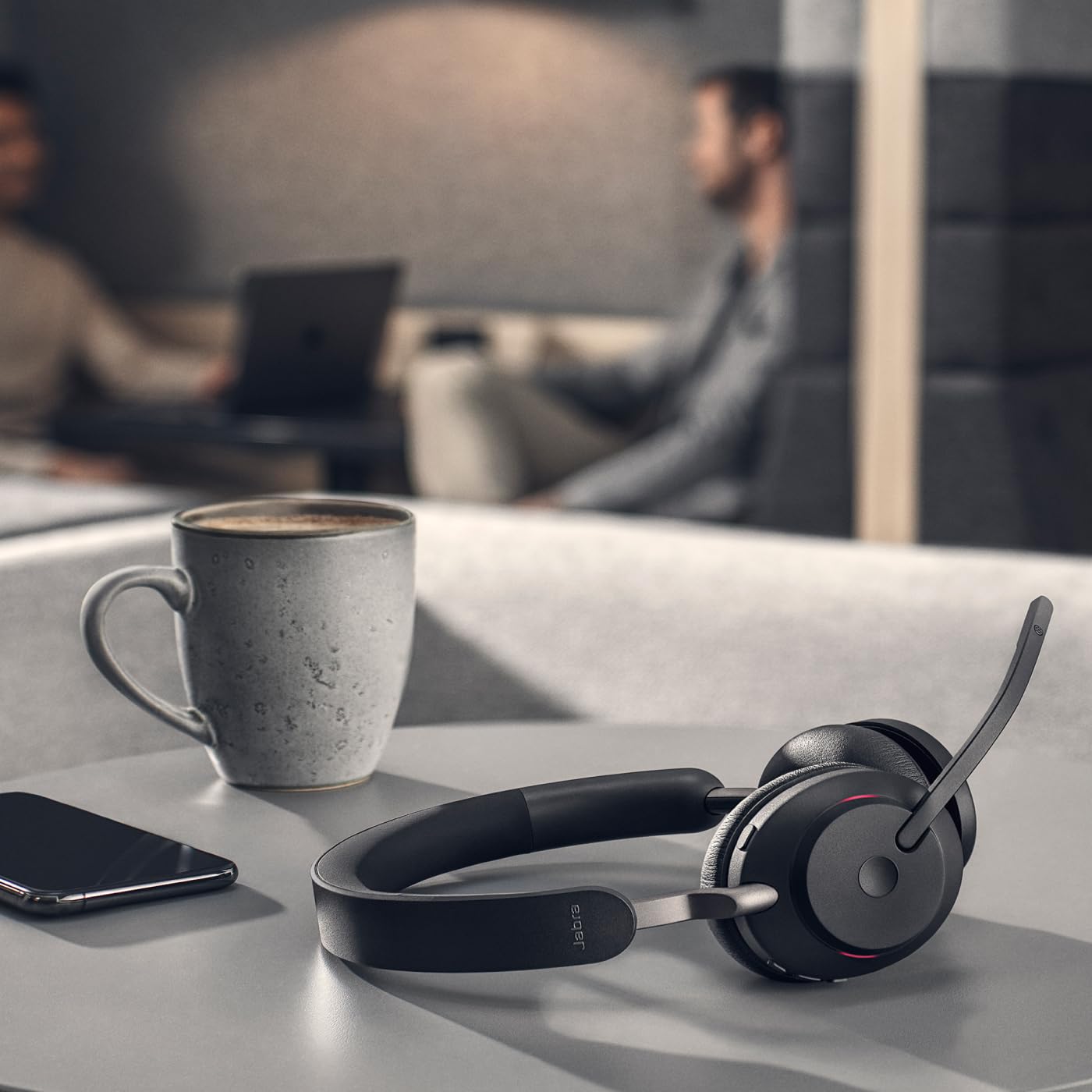 Jabra Evolve2 65 Bluetooth Wireless Headset con microfono per chiamate e musica, cuffie dual-ear con adattatore USB-A e supporto di ricarica, fino a 37 ore di batteria, funziona con app per riunioni