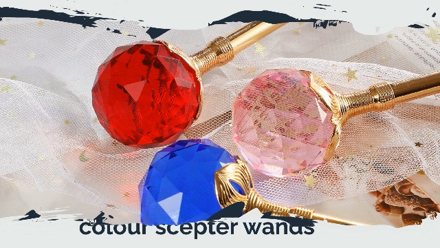 Ontdek Luxe Verrast Meisje Met Een Krullend Haar In Kroon Kleine Prinses Houdt Toverstaf Magische Koningin Van Sprookje Gewoon Image168384706