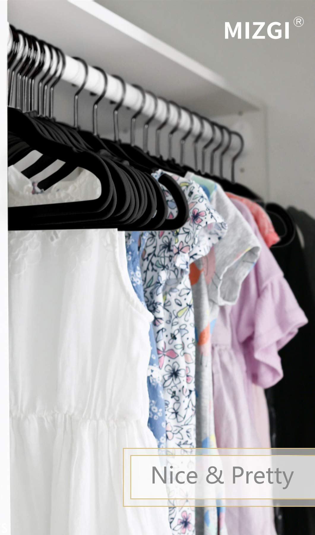 MIZGI Perchas de Terciopelo prémium para niños (Paquete de 50) con Ganchos Negros, ultradelgadas, para Ahorrar Espacio, Antideslizantes, para Faldas de niños, Pantalones de Vestir, Perchas de Ropa