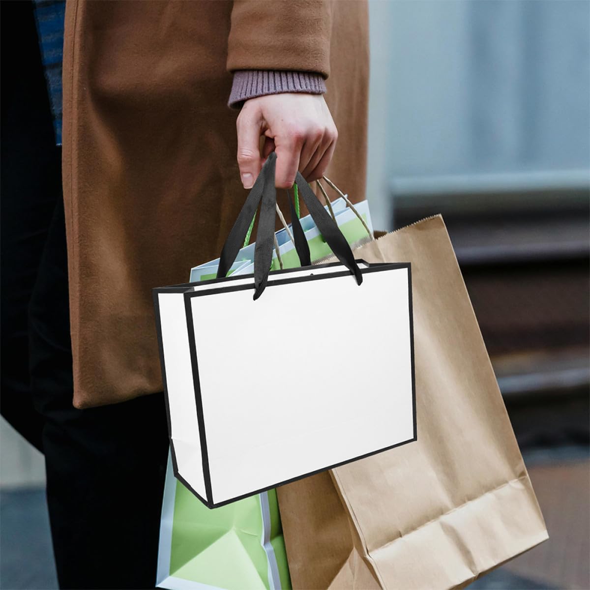 VOSAREA 20 Paquet D'emballage Présent en Papier Blanc Poignées, Pratiques et Légers, Capacité Raisonnable pour Fêtes et Anniversaires, Lot de 20 Pièces