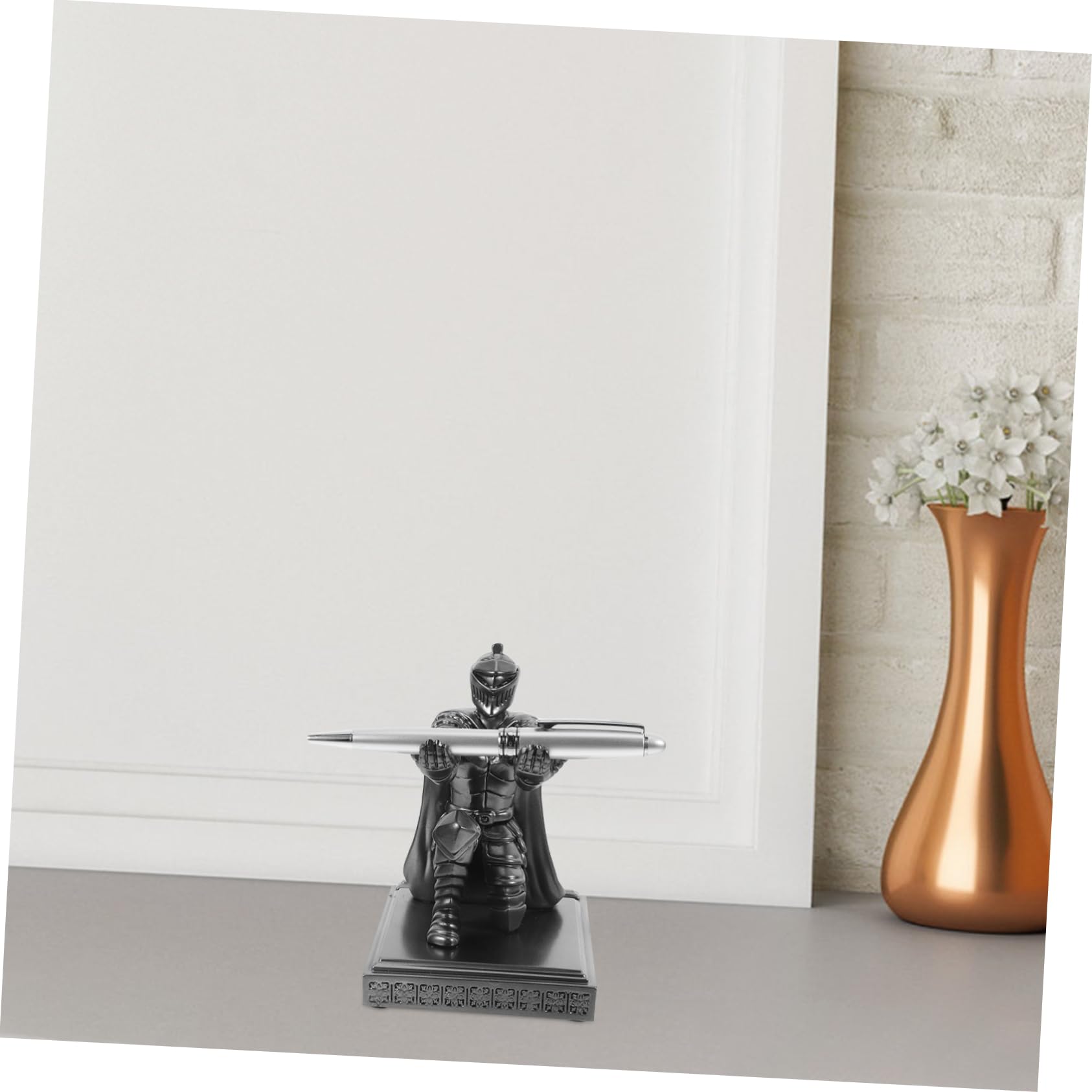 jojofuny Portapenne Statua Cavaliere Scultura in Resina Per Scrivania Decorazione Per Ufficio Portapenne Singolo Cavaliere